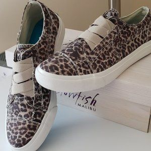 Blowfish Marley Tennis Shoes Size 8.5 Olive Tabby Cat